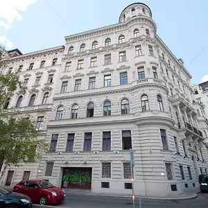 https://kt-boardinghouse-guest-house.vienna-besthotels.com